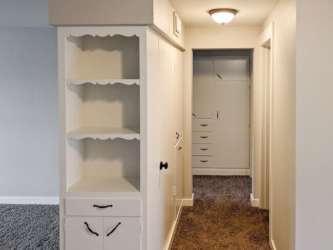 Building Photo - 145-195 Churchdale Ave N