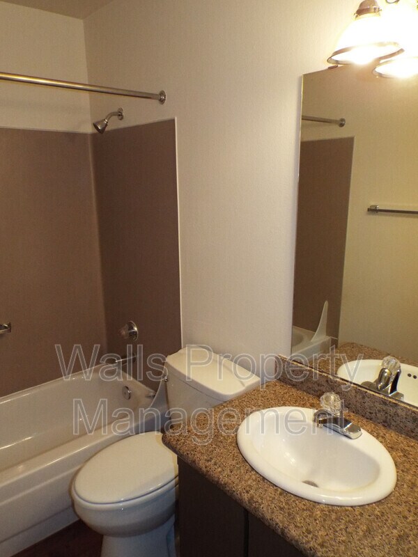 Building Photo - 6840 Oswego Pl NE