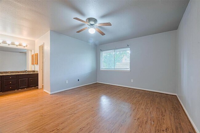 Building Photo - 15238 Ensenada Dr