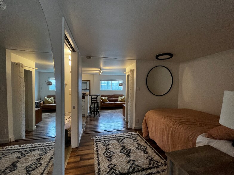 Building Photo - 2219 Bush Ave NW