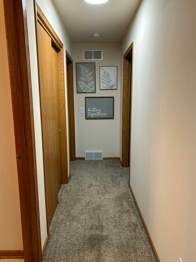 Building Photo - 1203 Temple Dr
