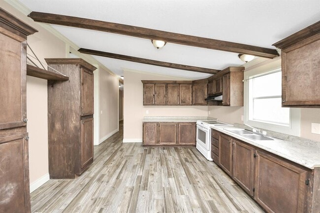 Building Photo - 524 Rd 5253