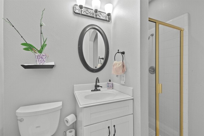 Building Photo - 21131 Beech Landing Ln