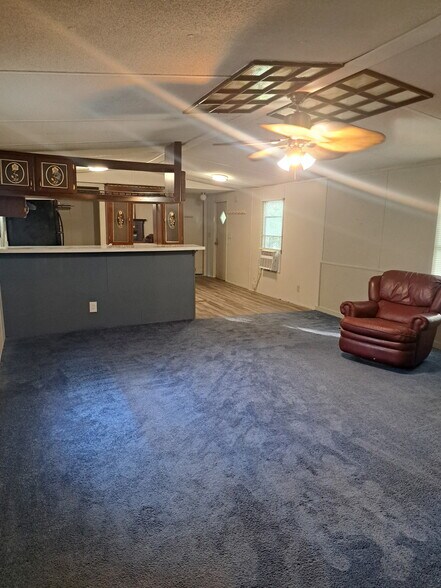 Dining/Living area - 1908 Henry Ave