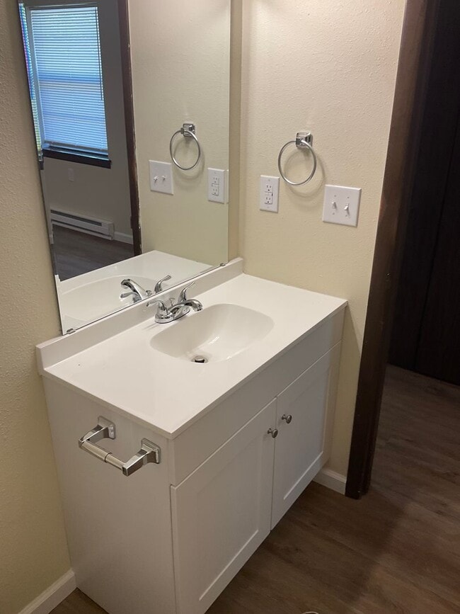 Building Photo - Deepwater Apartments