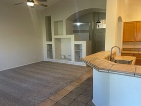 Building Photo - 244 W Goldfinch Way