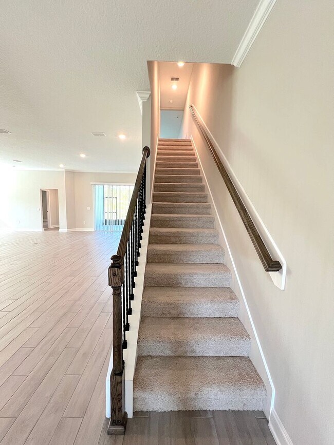 Building Photo - GORGEOUS 5 Bed 4 Bath 3 Car Garage HOME w COMMUNITY POOL for RENT!