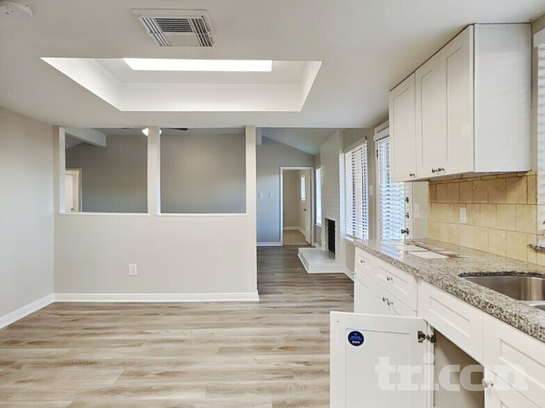 Building Photo - 11503 Sageperry Dr