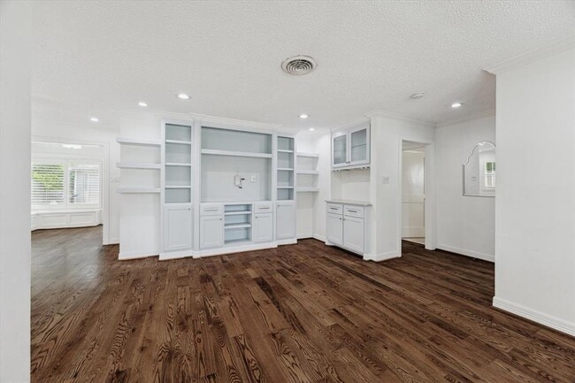 Building Photo - 1119 Grovewood Ln