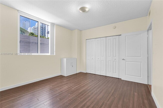 Building Photo - 601 NE 23rd St