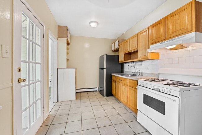 Building Photo - 44 Court House Pl