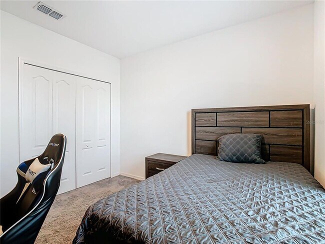 Building Photo - 208 Goldenrod Ln