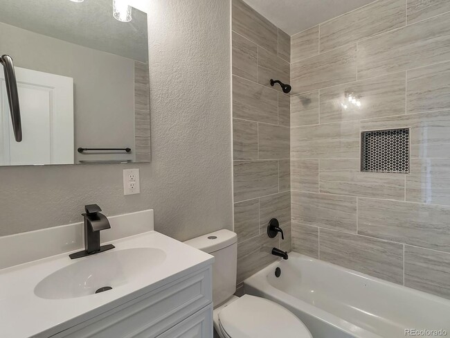 Building Photo - Fully renovated ranch style home near Ansc...