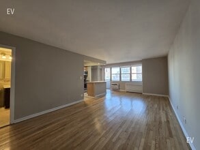 Building Photo - 310 Greenwich St