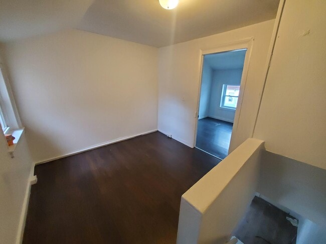 Building Photo - 404 S 9th St