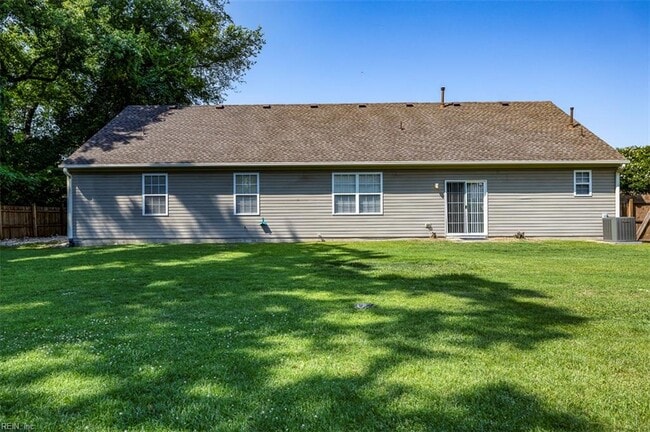 Building Photo - 5819 Woodside Ln