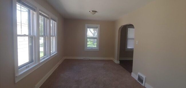 Building Photo - 2907 S 93rd St