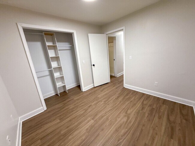 Building Photo - Freshly Updated Home on a Quiet Street with Large Yard!