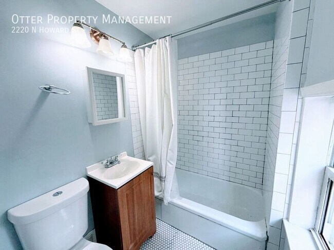 Building Photo - 2220 N Howard St