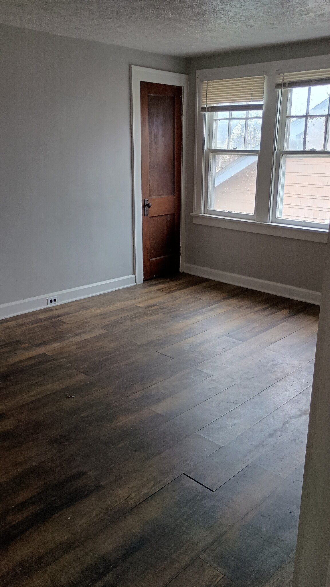 Building Photo - 3683 W 136th St