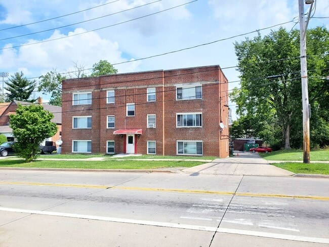 Interior Photo - Smartland Lee-Mustang Apartments