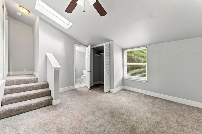Building Photo - 4612 Bennett Ave