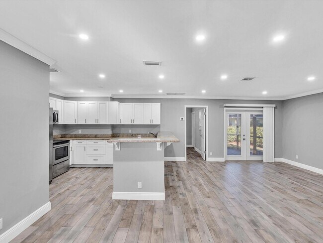 Building Photo - 3880 NW 79th Ave