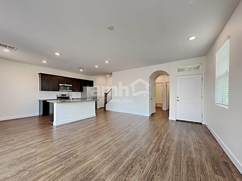 Building Photo - 8152 Inhibition Ct