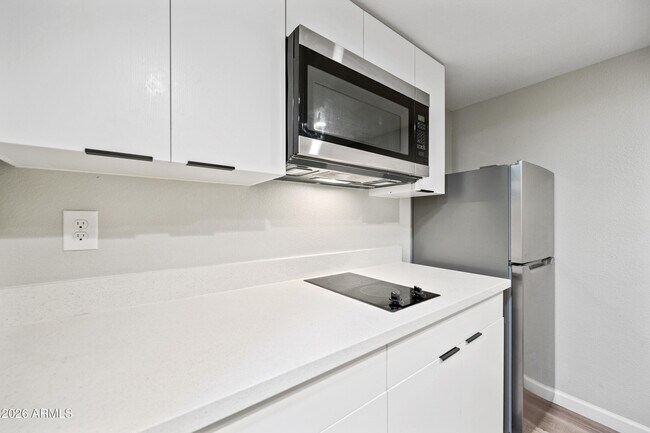 Building Photo - 3025 N 32nd St