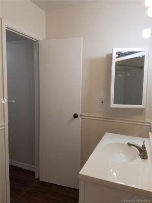 Building Photo - 7851 Miller Dr
