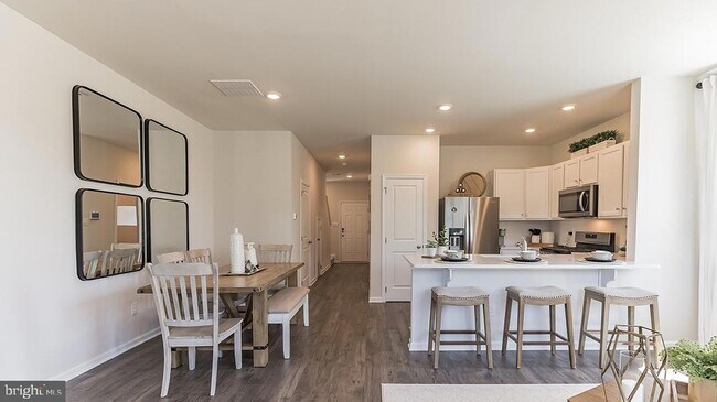 Building Photo - 141 Mazzeo Dr