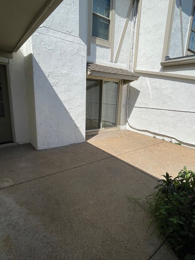 Building Photo - 3BD/2.5BA Condo located on the Germantown!