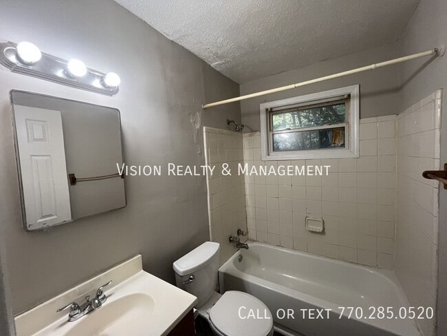 Building Photo - 2954 Jones St
