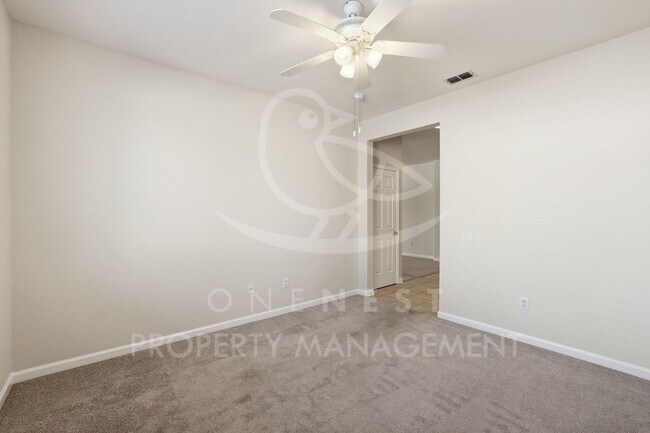 Building Photo - Refreshed 2-bedroom plus den, 2.5-bathroom in beloved Sun City Lincoln Del Webb community!