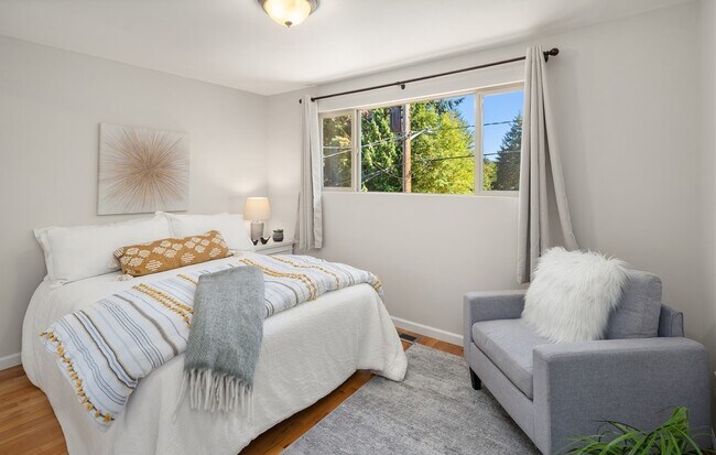 Building Photo - 12634 SE 30th St