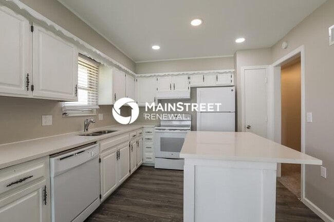 Building Photo - 3 Bedroom Pet-Friendly Home in INDEPENDENC...