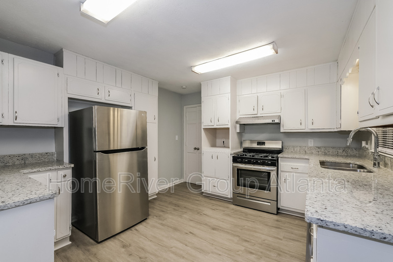 Building Photo - 6521 Edenfield Dr