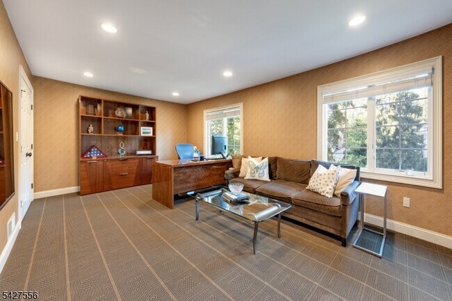 Building Photo - 7 Byron Rd