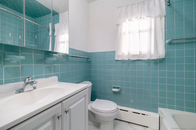 Building Photo - 34 Alpine St