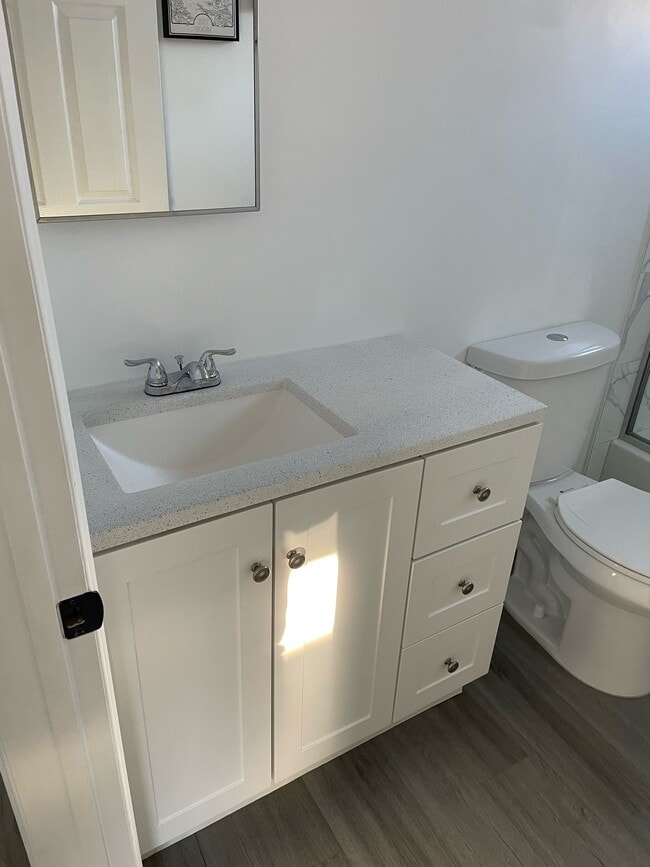 Building Photo - 265 E 69th Way