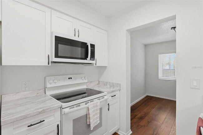 Building Photo - 350 79th Ave N