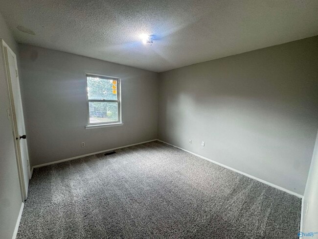 Building Photo - 908 Stevens Ct NE