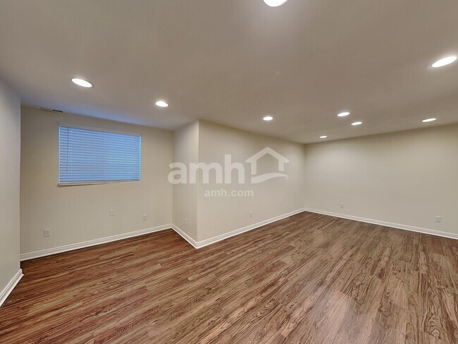 Building Photo - 3354 W 500 N