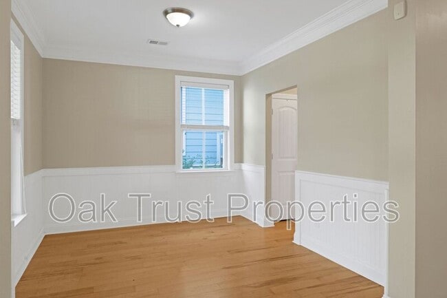 Building Photo - 5185 Celtic Dr