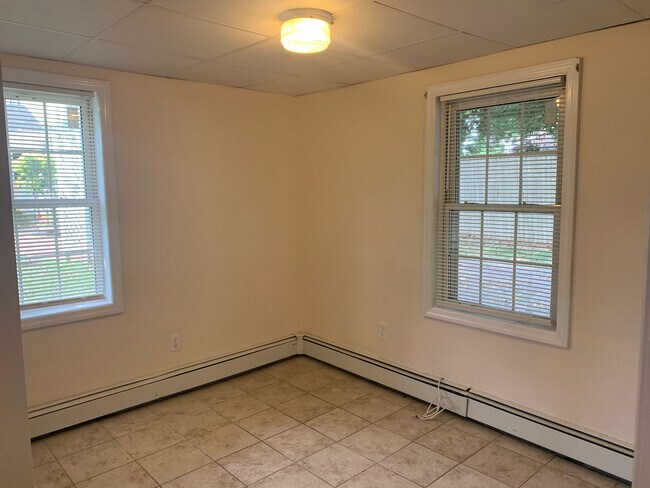 Secondary Bedroom - 59 Brook St