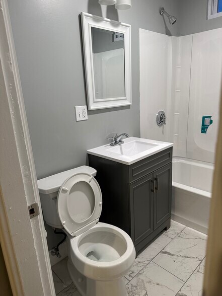 Building Photo - 553 Hyde Park Ave