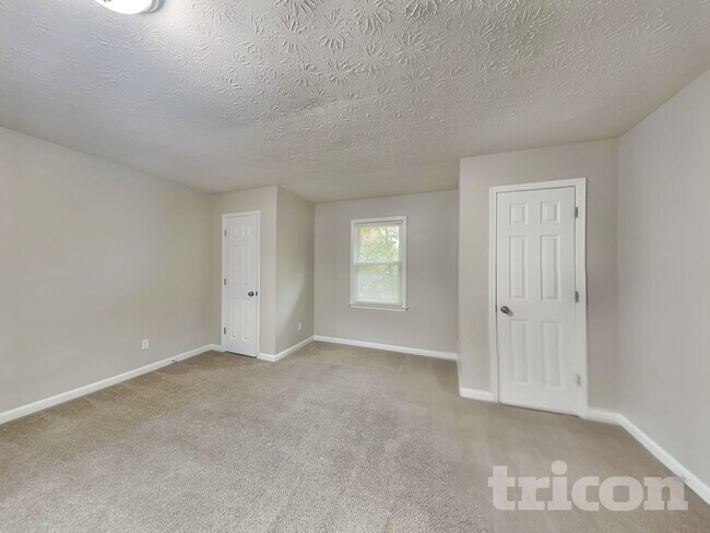 Building Photo - 1925 Sidneys Cove