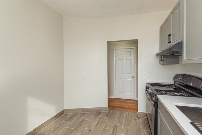 Building Photo - 7111 Palisade Ave