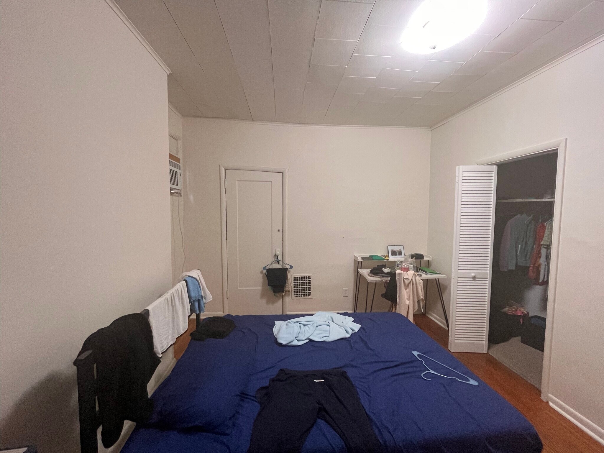 Building Photo - 5604 Pocusset St