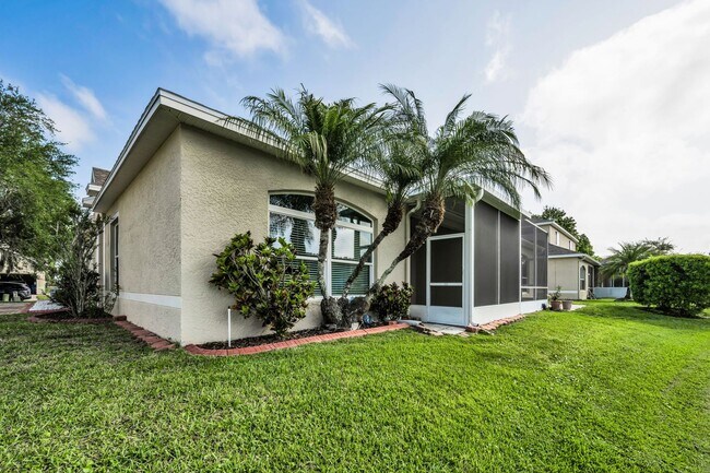 Building Photo - Beautifully Updated Villa